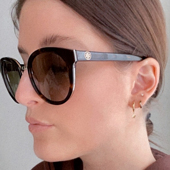 Tory Burch Sunglasses - Picture 4 of 4